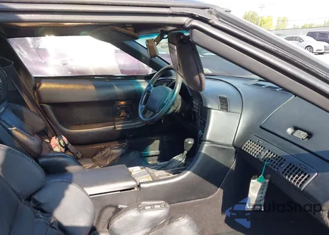 1990 Chevrolet Corvette z USA, uszkodzony, nr VIN 1G1YY2388L5111727